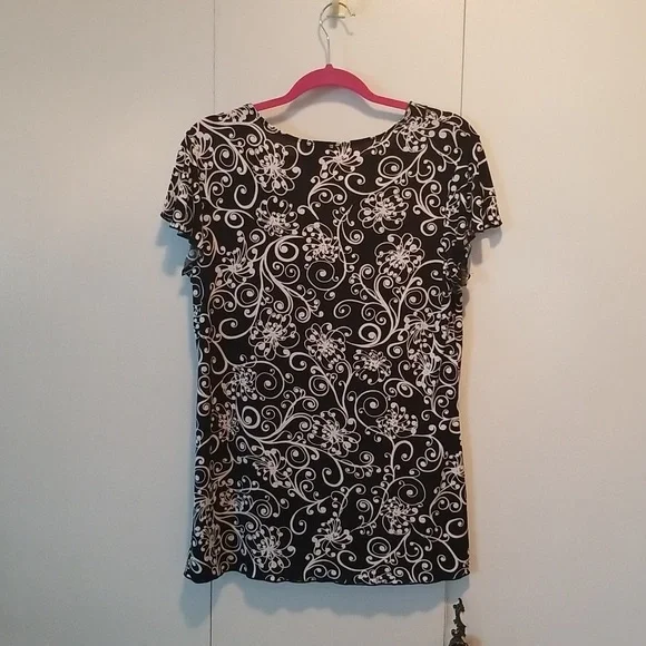 Plus size casual top 1X - Picture 2 of 3